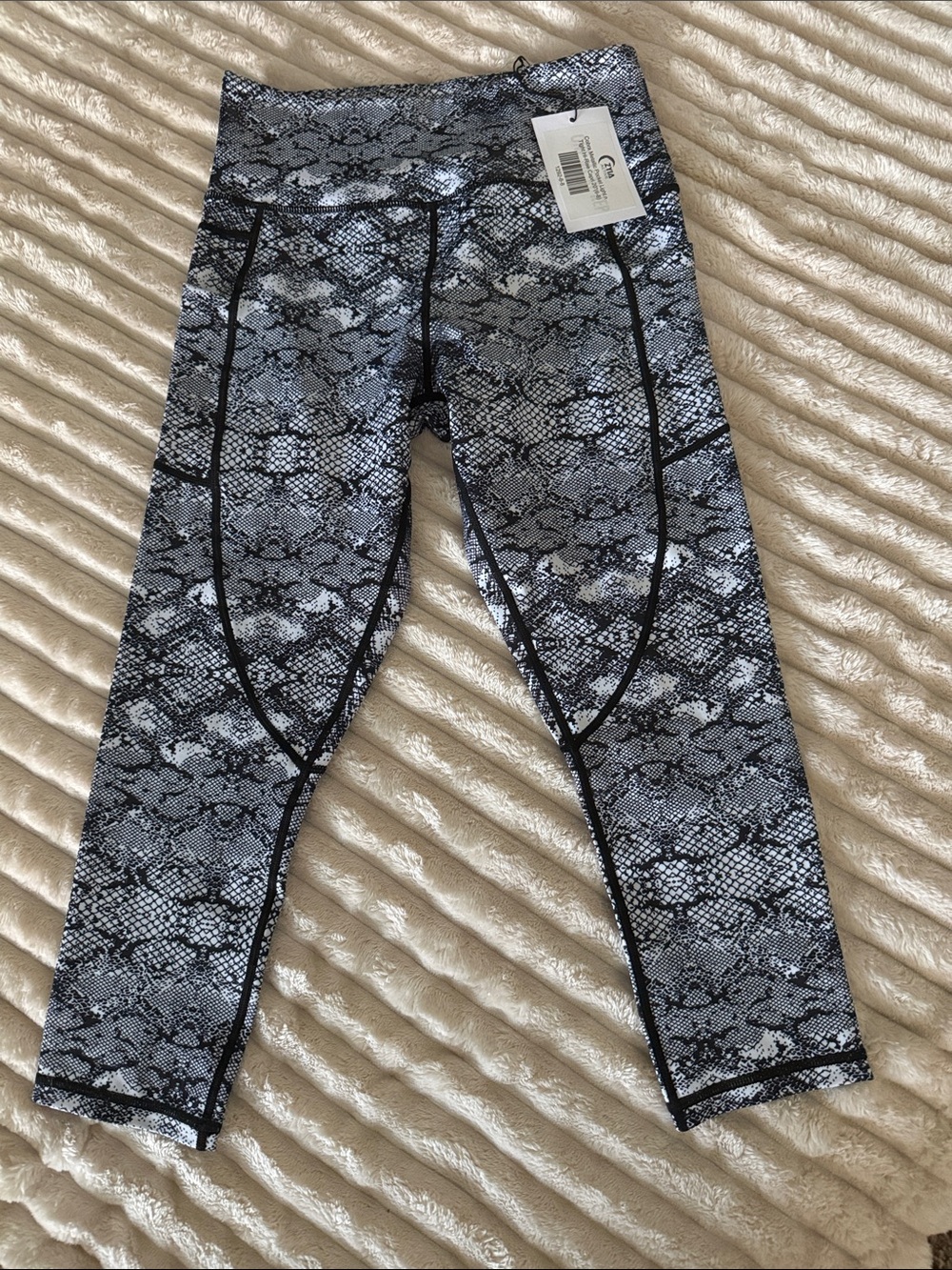 ZYIA Black & Gray Snake-Print Leggings